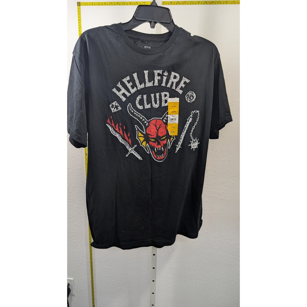 Netflix Stranger Things Hellfire Club Graphic T-Shirt Mens Large Black New NWT